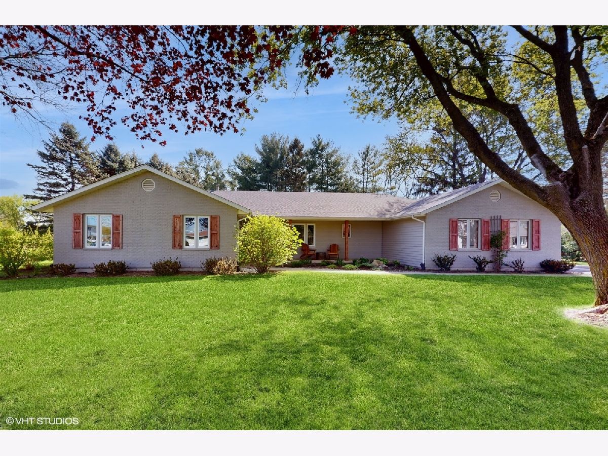 Homes Sold Walrose Manor Woodstock Illinois, 570 Sharon