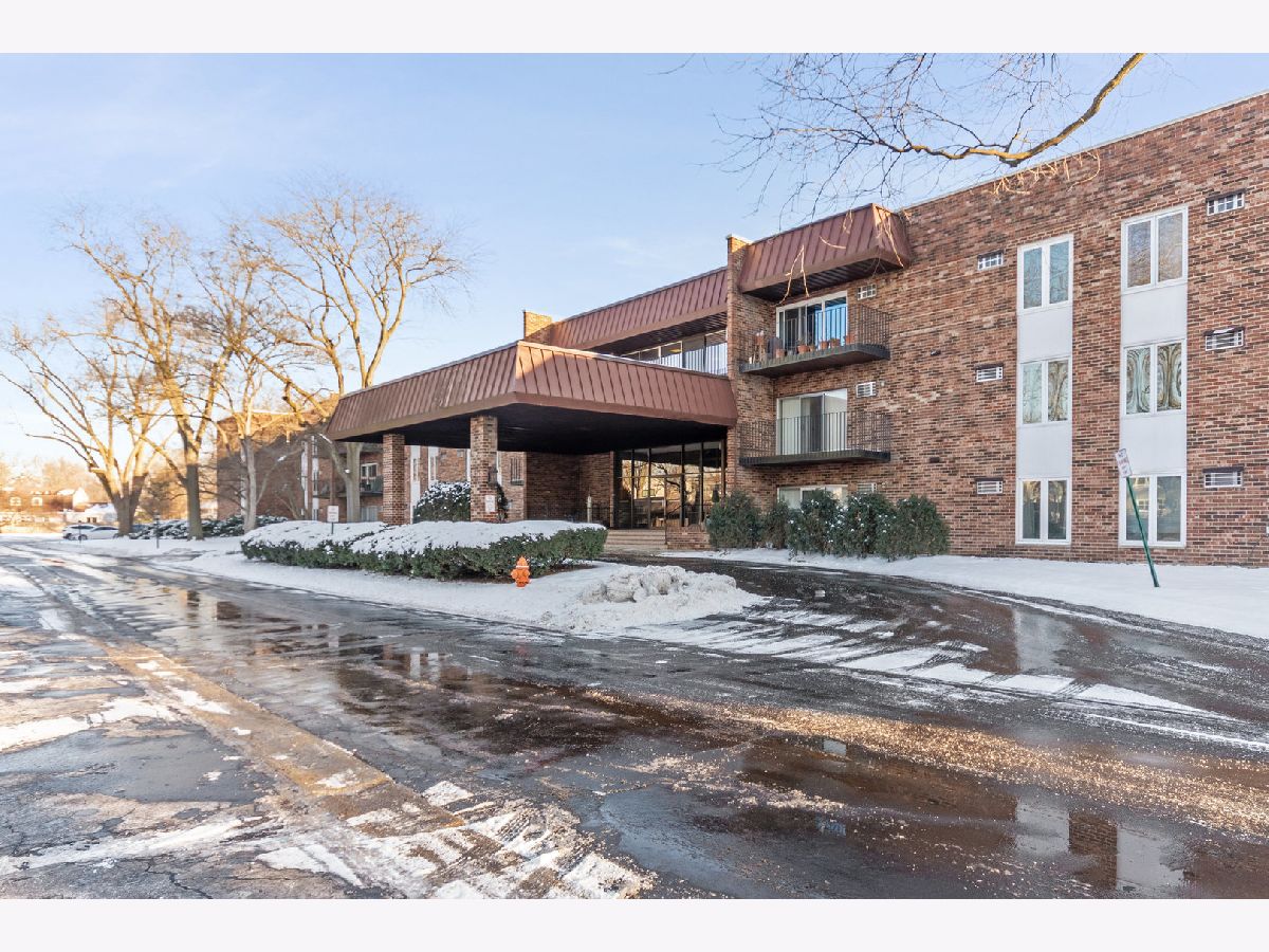 Homes & Condos & Townhomes Sold Cress Creek Naperville Illinois, 1053 Ogden