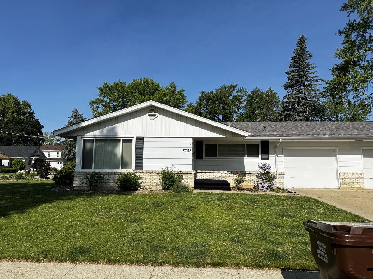 Rented Loves Park Illinois, 5702 Pleasant