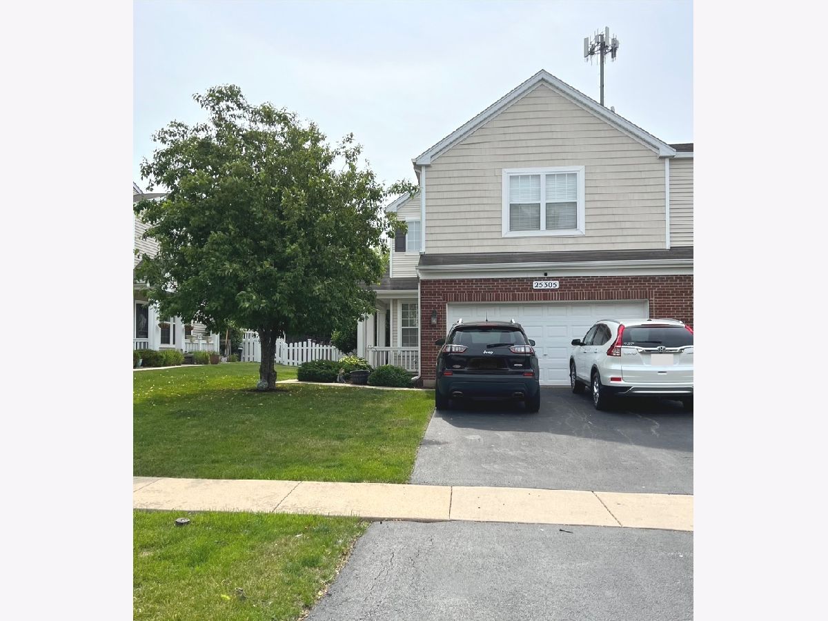 Rented Manhattan Illinois, 25305 Colligan