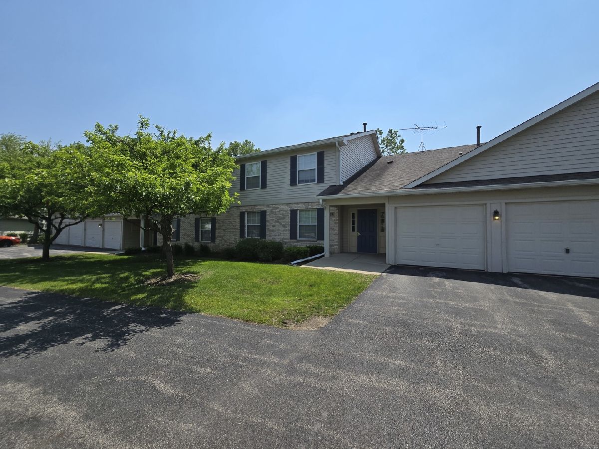 Condos & Townhomes Sold Fairfield Village Round Lake Beach Illinois, 1075 Village