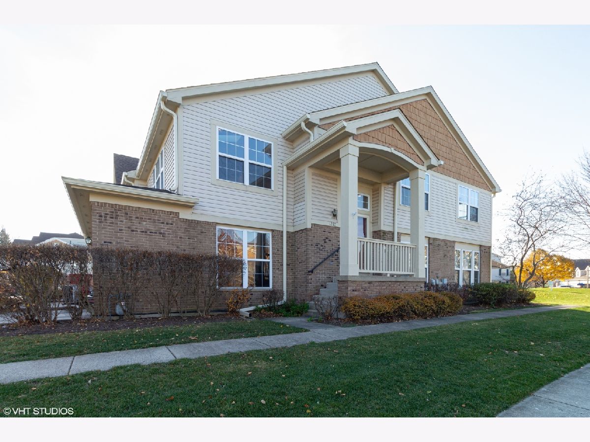 Townhomes Rented Georgetown Square Vernon Hills Illinois, 1227 Georgetown