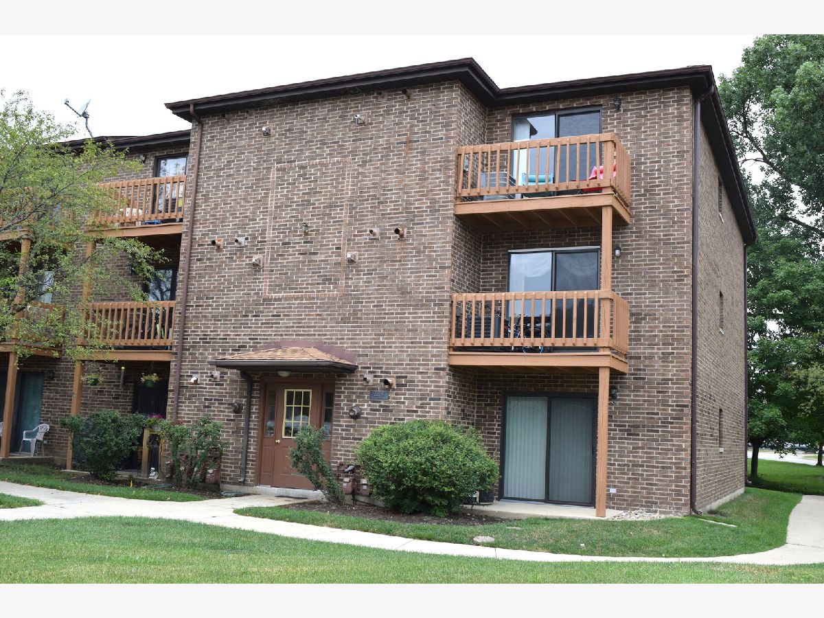 Condominiums For Rent The Trails At Abbeywood Lisle Illinois, 2258 Abbeywood