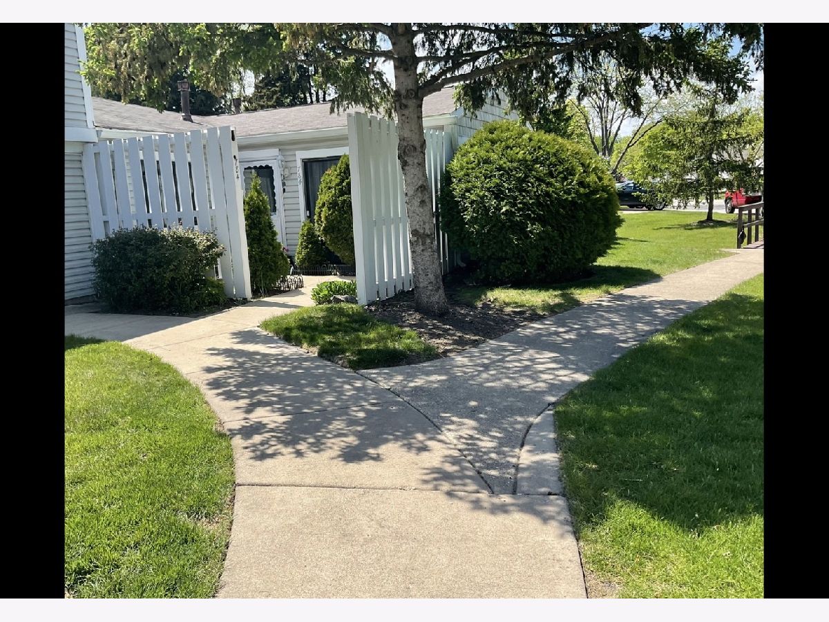 Townhomes & Condos Sold Chelsea Cove Wheeling Illinois, 784 Barnaby