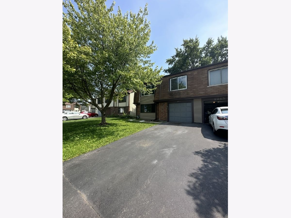  Rented Hanover Park Illinois, 2061 Windward