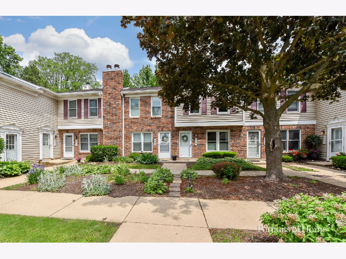 Townhomes & Condos Rented Kensington Court Naperville Illinois, 453 Kensington
