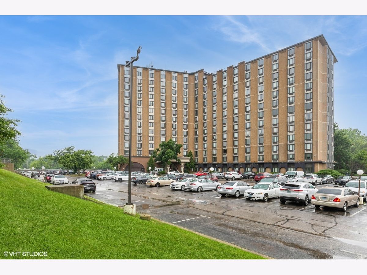 Condominiums For Sale Renaissance Place Palatine Illinois, 1 Renaissance Place
