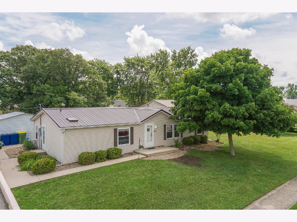  Sold Lexington Illinois, 103 Benson
