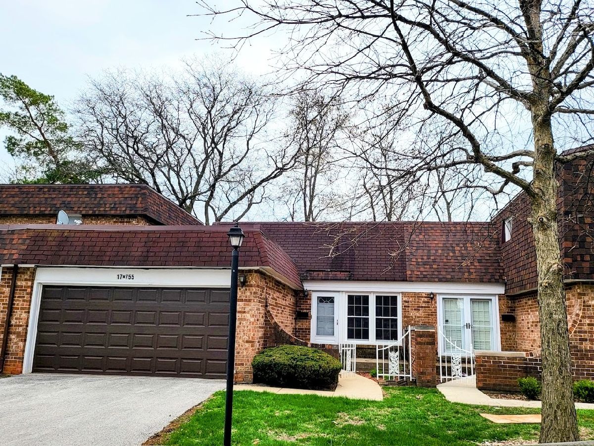 Townhomes & Condos Sold Brandywine Villa Park Illinois, 17W755 Lowell