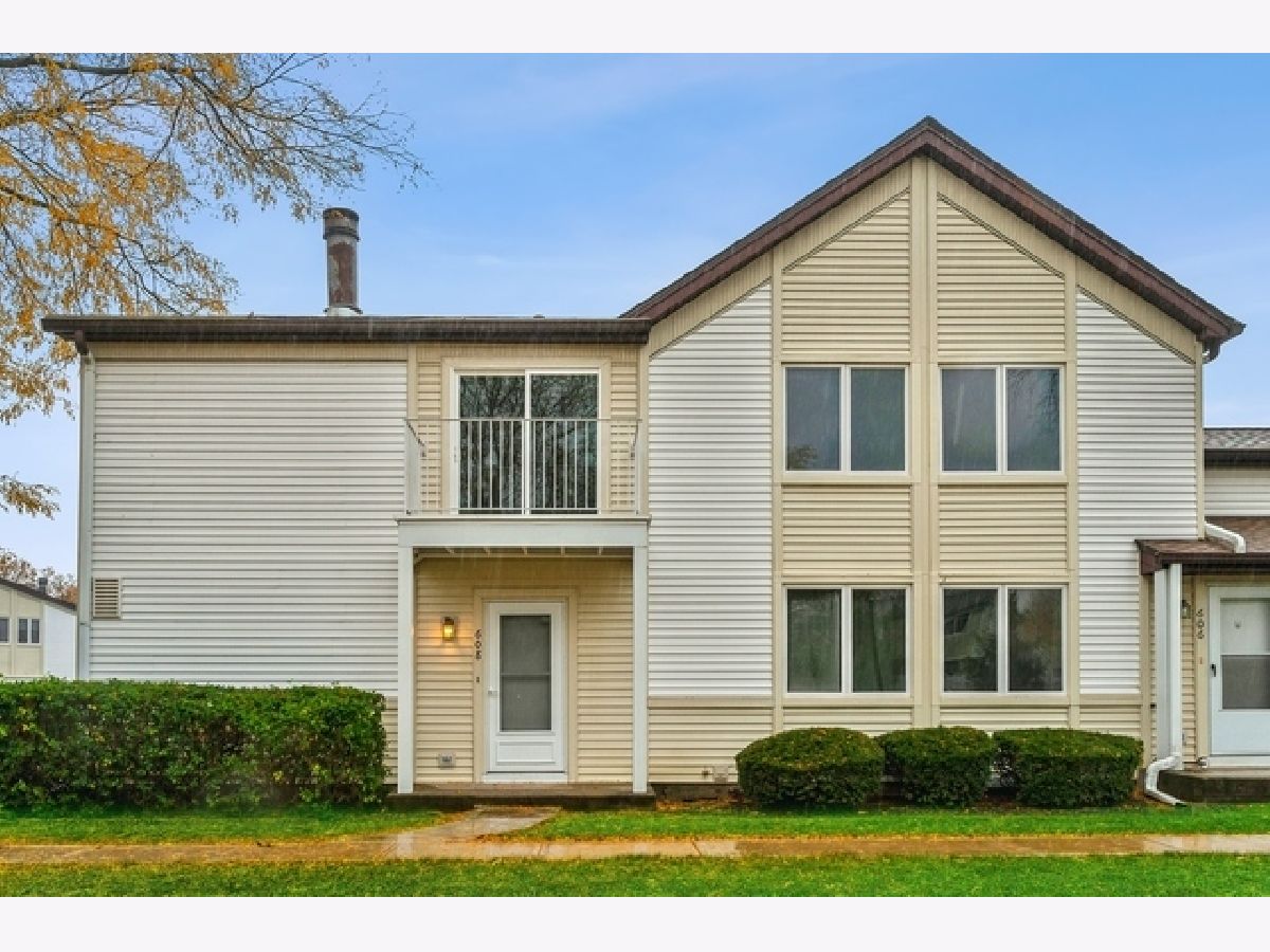 Townhomes & Condos For Sale Inverrary Deerfield Illinois, 608 Inverrary Lane
