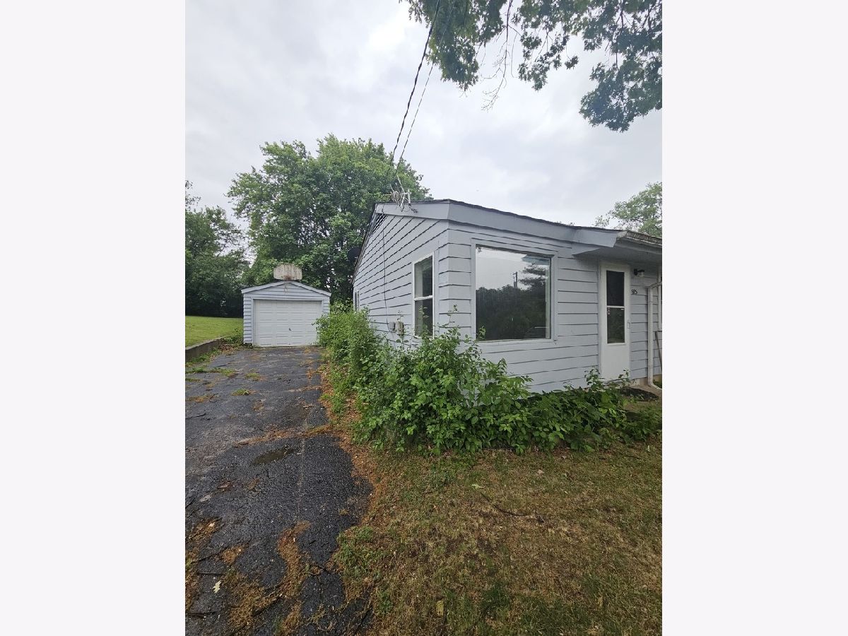  Rented Elgin Illinois, 915 Getty