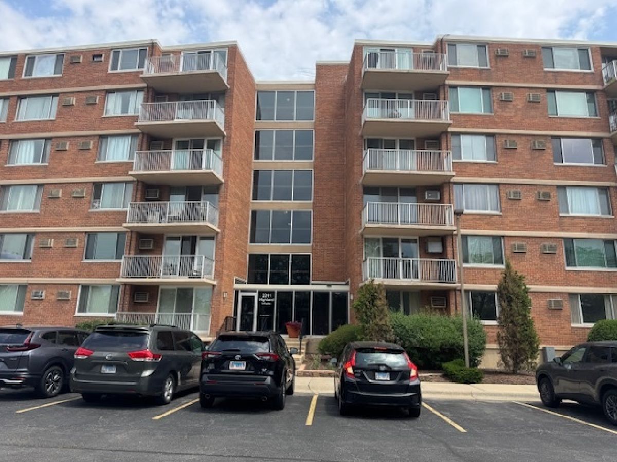 Condominiums Rented Yorktown Green Lombard Illinois, 2211 Highland