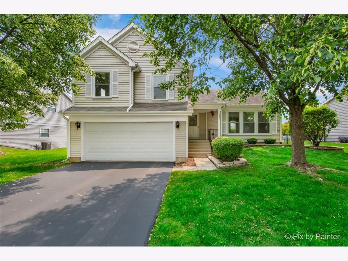 Townhomes & Condos & Homes Sold Mayfair Station Hanover Park Illinois, 2121 Baldwin