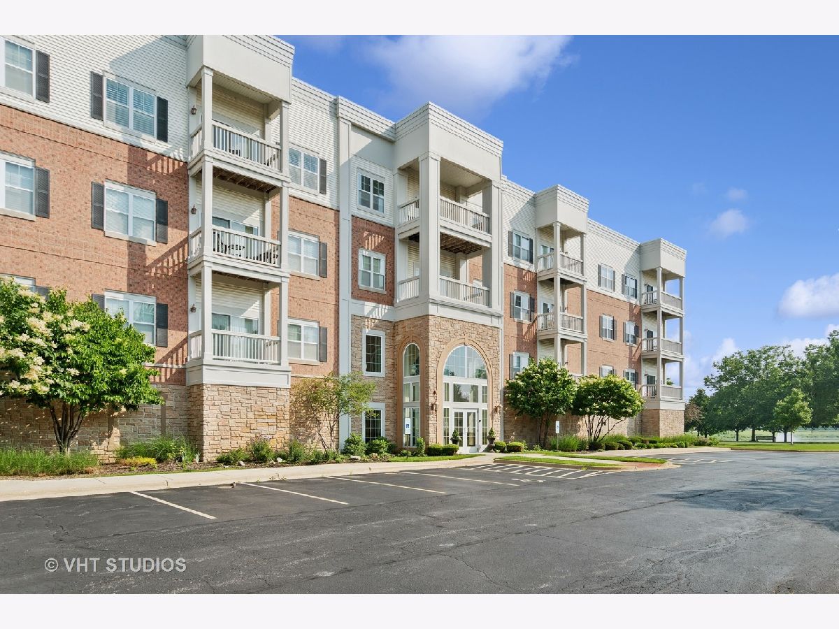 Townhomes & Condos & Homes Sold Carillon Club Naperville Illinois, 3975 Idlewild