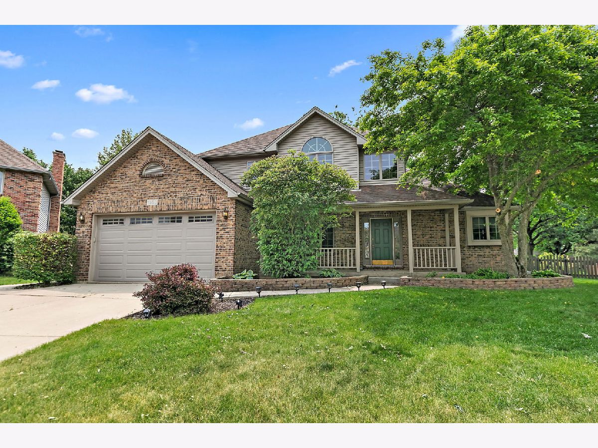 Homes & Townhomes & Condos Sold Foxpointe Sycamore Illinois, 1352 Mary Wood