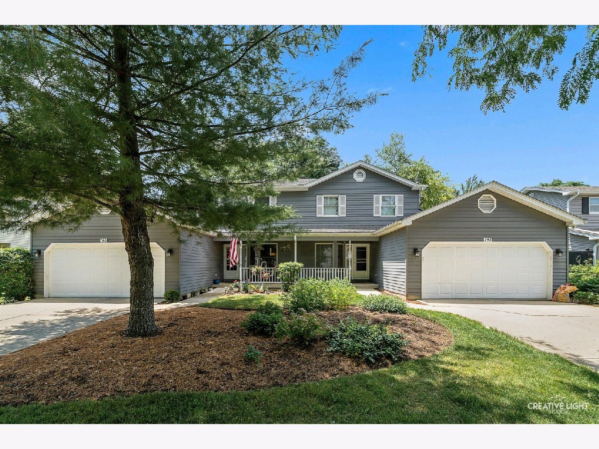 Homes & Townhomes Sold Valley Creek Elgin Illinois, 740-42 Cheyenne