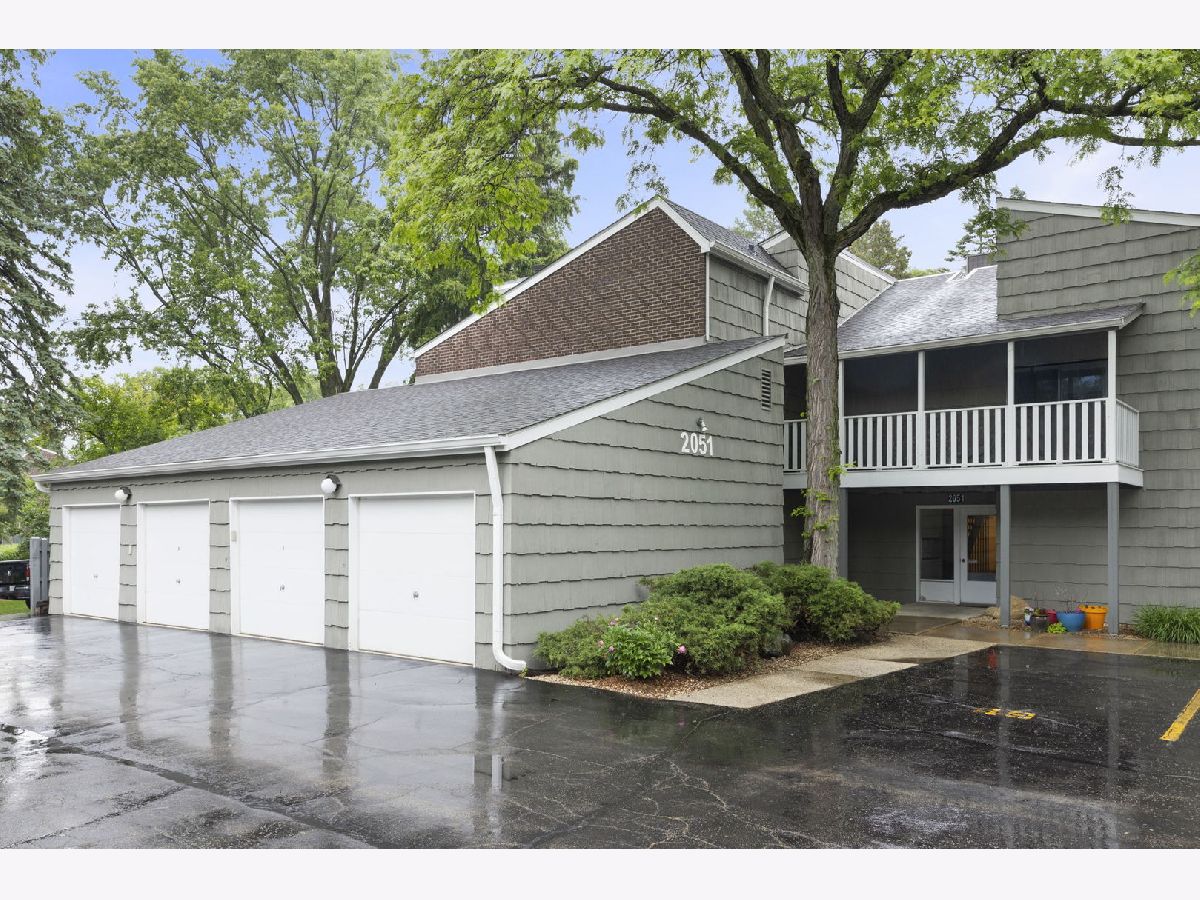 Condos & Townhomes & Homes Sold The Streams Wheaton Illinois, 2051 Creekside