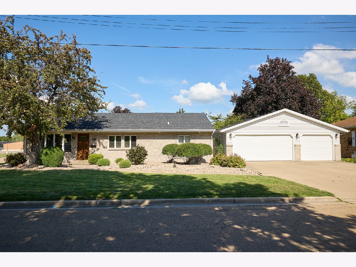  Sold Lasalle Illinois, 1670 Creve Coeur