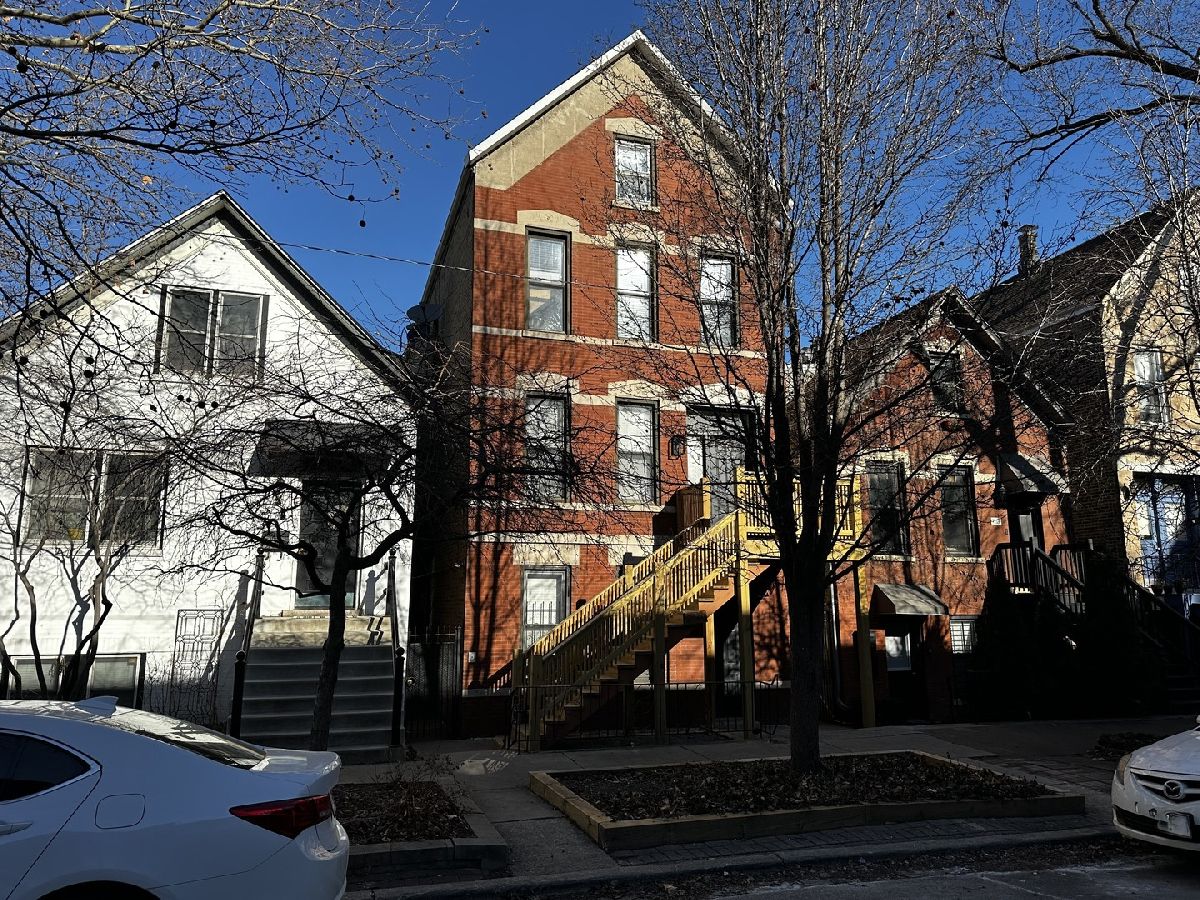 Condos & Townhomes & Homes Rented Bucktown Chicago Illinois, 2120 Lyndale