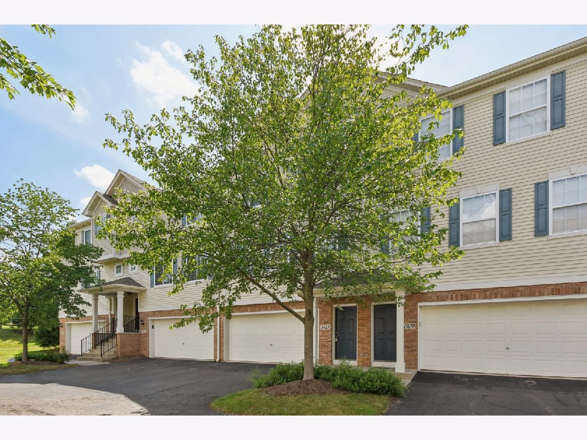 Homes & Townhomes & Condos Sold Amber Fields Aurora Illinois, 1911 Indian Hill