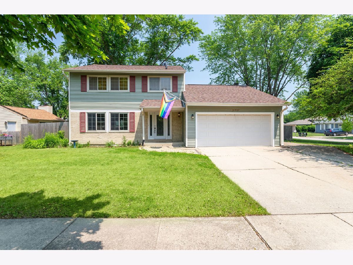 Homes & Condos & Townhomes Sold Summerlakes Warrenville Illinois, 30W060 Avondale