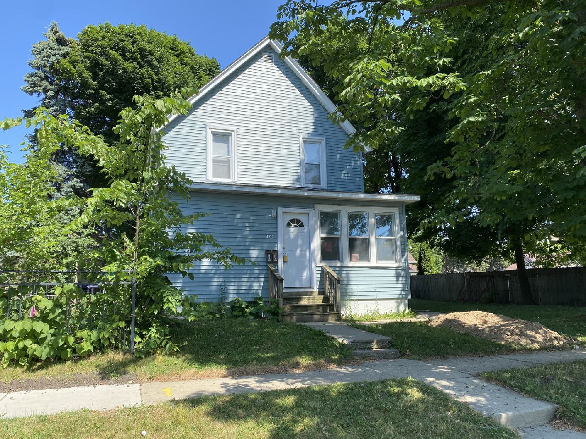  Rented North Chicago Illinois, 1039 Adams