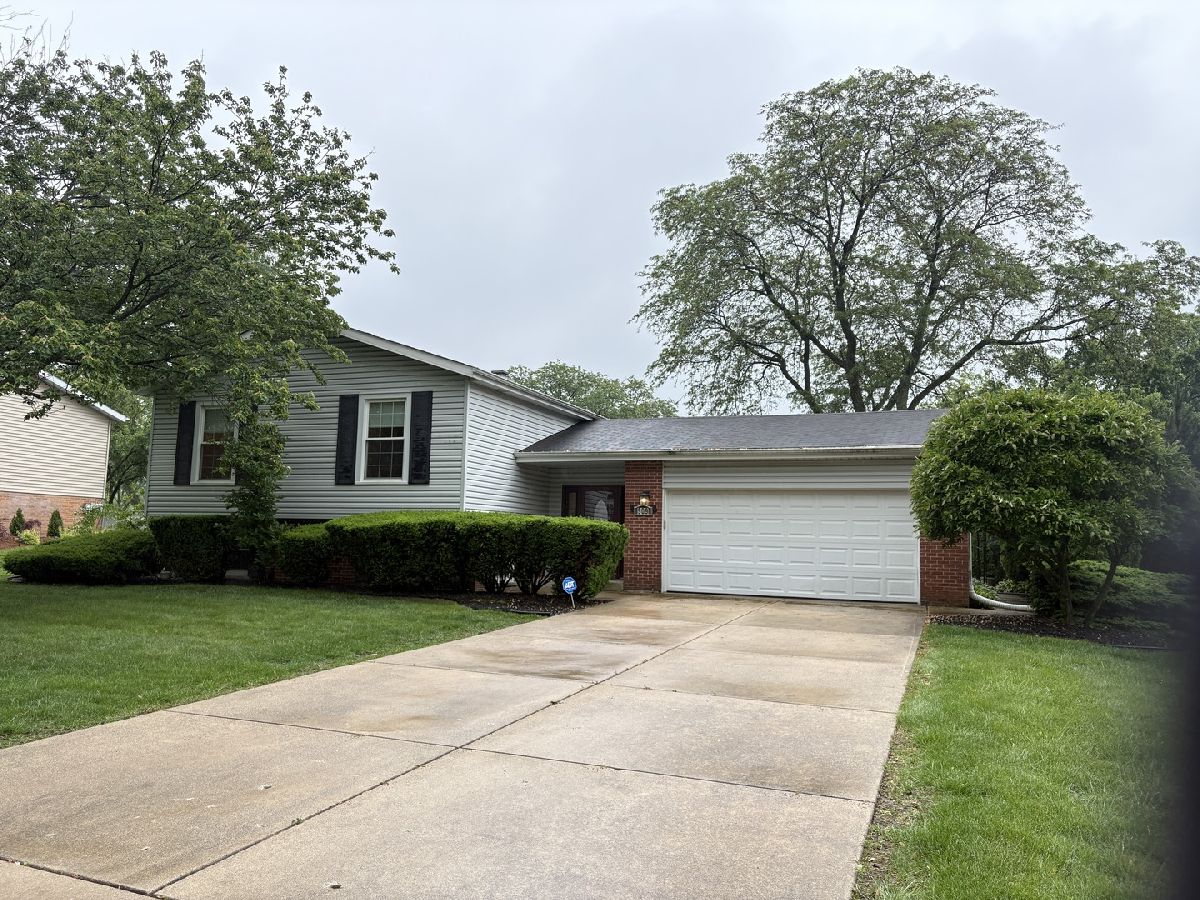 Homes Sold Hinsbrook Darien Illinois, 909 69th
