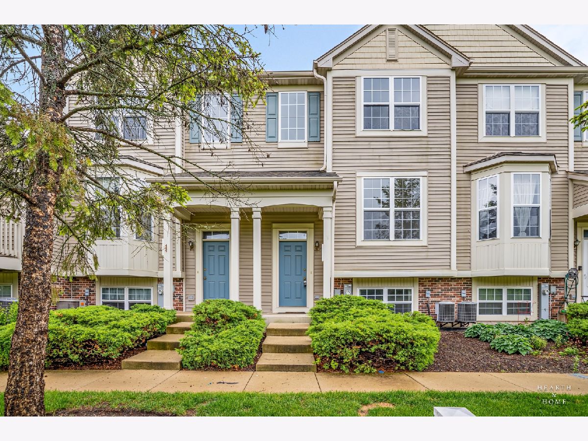  Sold Lakemoor Illinois, 31782 Pineview