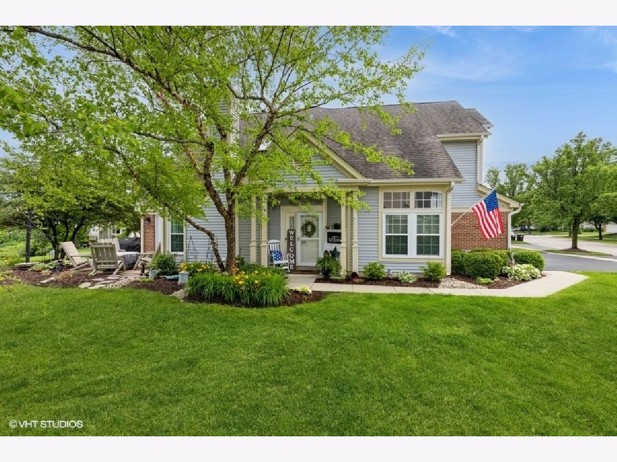 Townhomes & Condos & Homes Sold Essex Village Crystal Lake Illinois, 1649 Penny