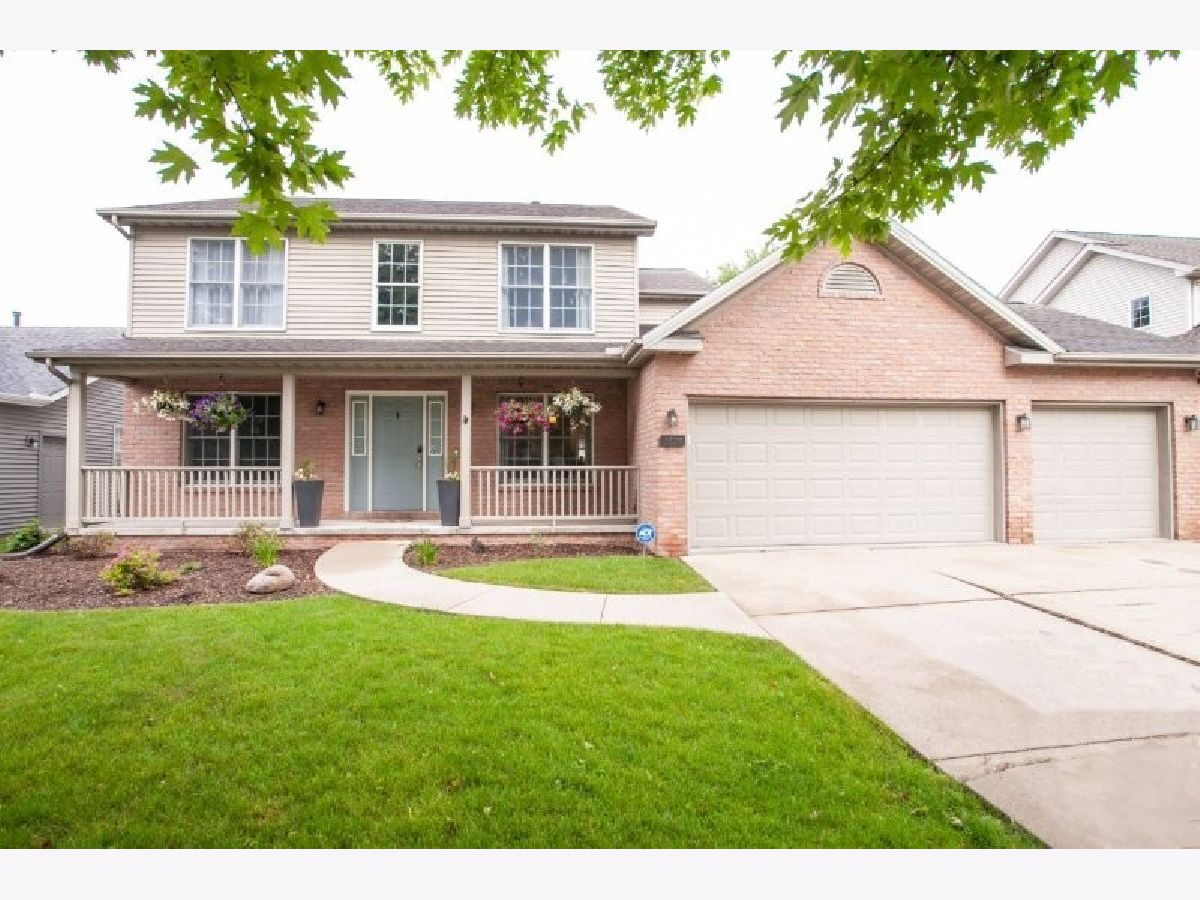 Homes & Condos & Townhomes Sold Windham Bloomington Illinois, 1502 Tearose