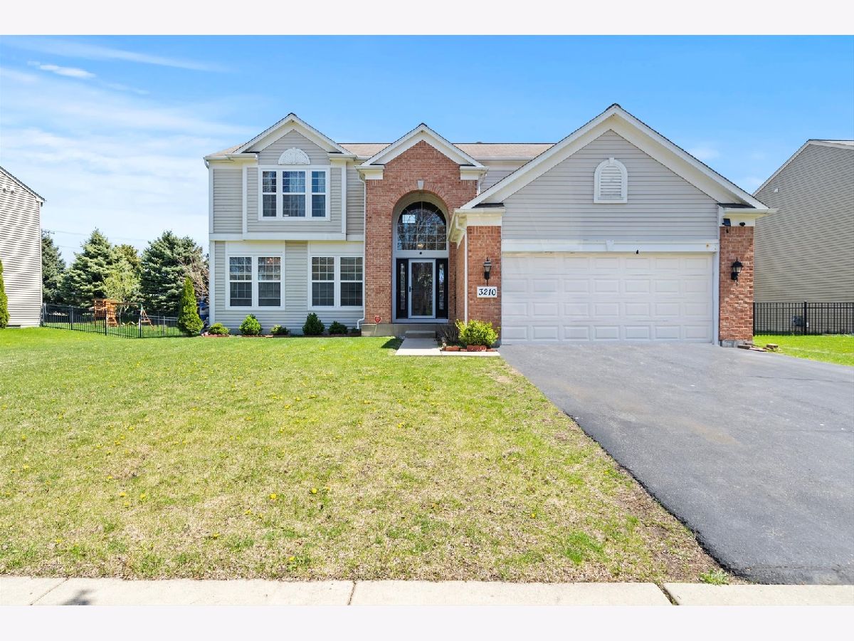 Homes Sold Winchester Glen Carpentersville Illinois, 3210 Drury