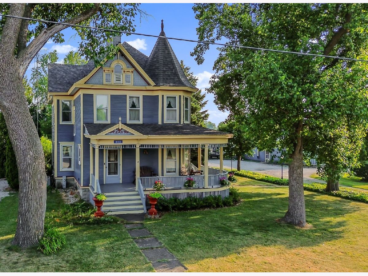  For Sale Grant Park Illinois, 303 Esson Farm Road