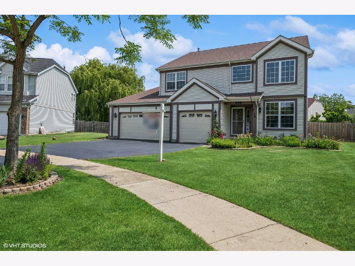 Homes & Townhomes & Condos Sold Madrona Village Round Lake Illinois, 955 Roxbury