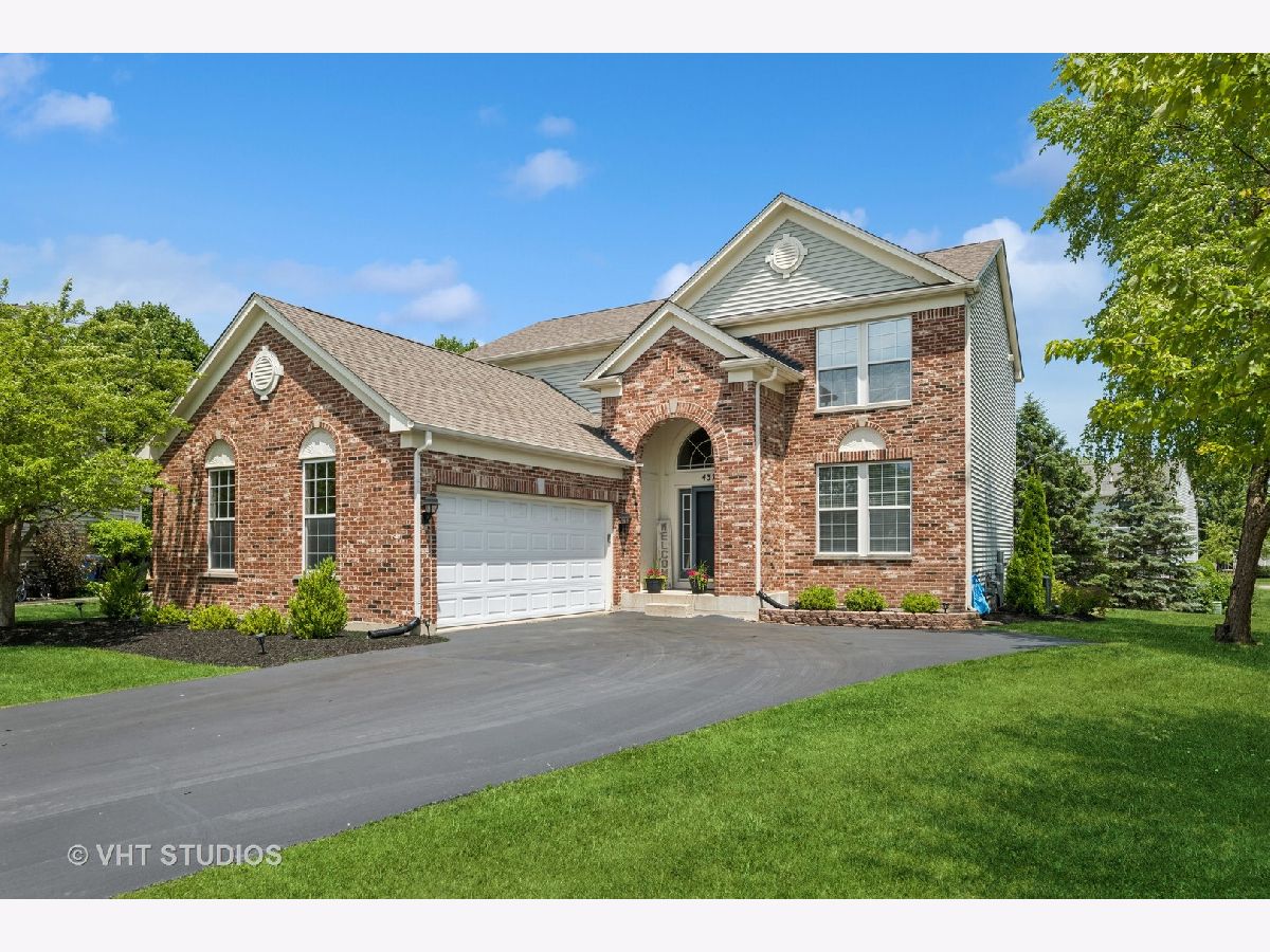 Homes & Condos & Townhomes Sold Manchester Lakes Estates Algonquin Illinois, 4370 Whitehall