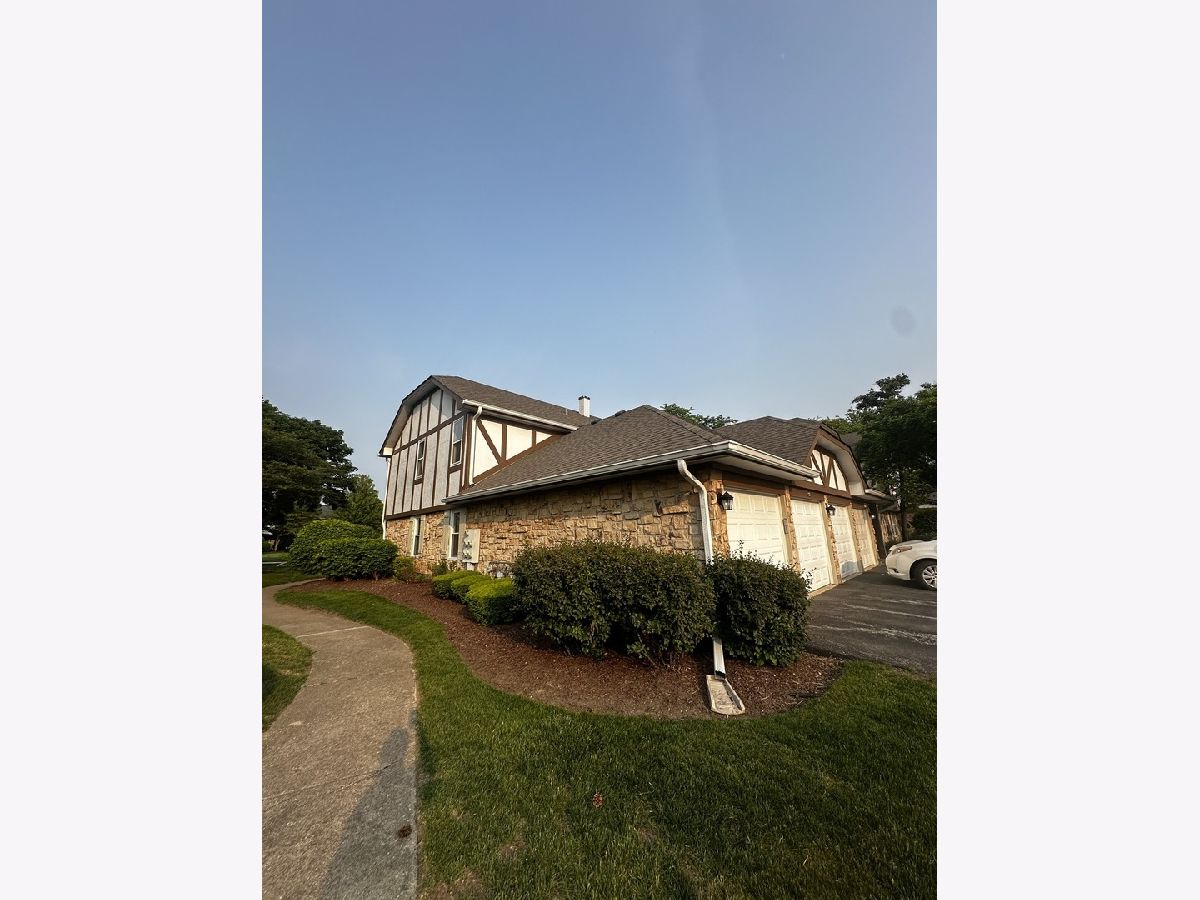 Condos & Townhomes Rented Lake Park Manor Vernon Hills Illinois, 1327 Coventry Circle