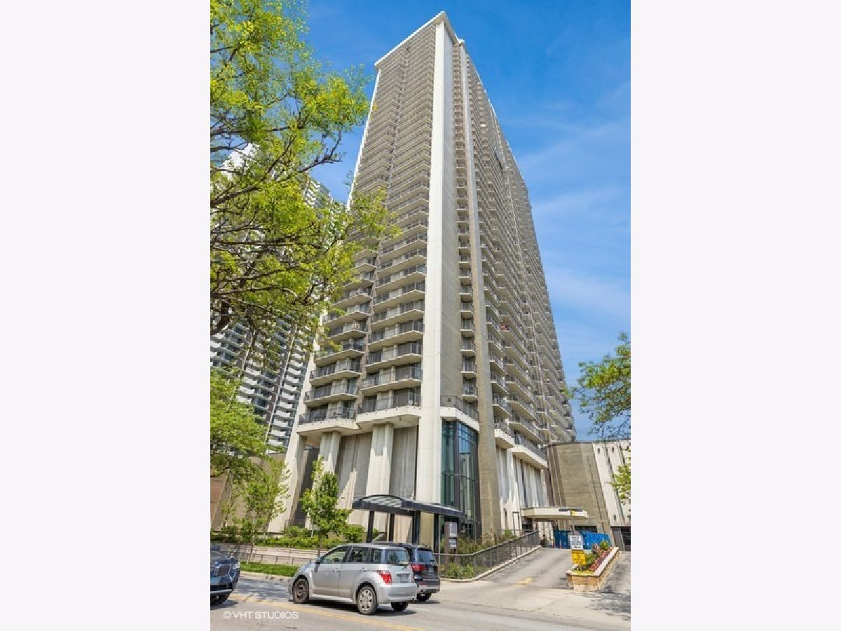 Condominiums Rented Malibu Chicago Illinois, 6007 Sheridan
