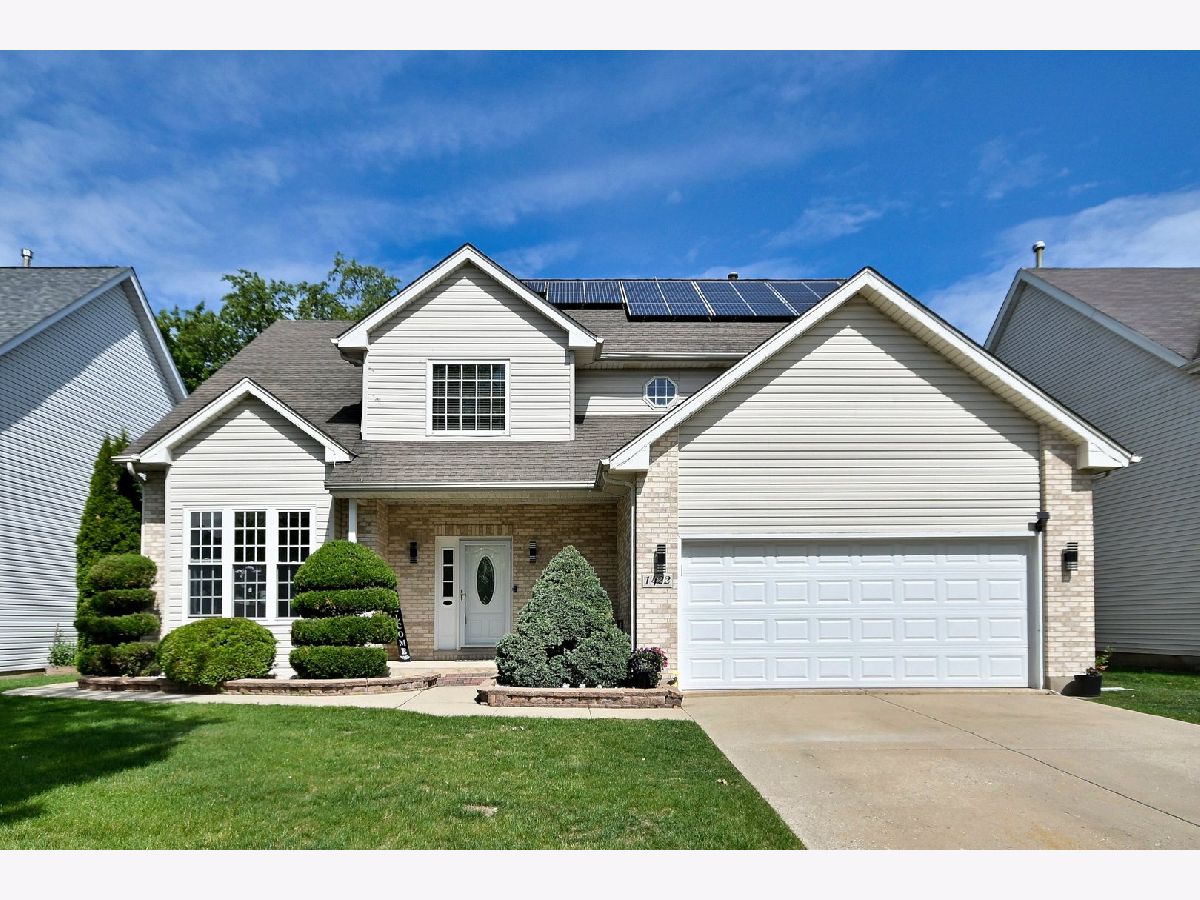 Homes & Condos & Townhomes Sold Meadowbrook Lake In The Hills Illinois, 1422 Deer Creek