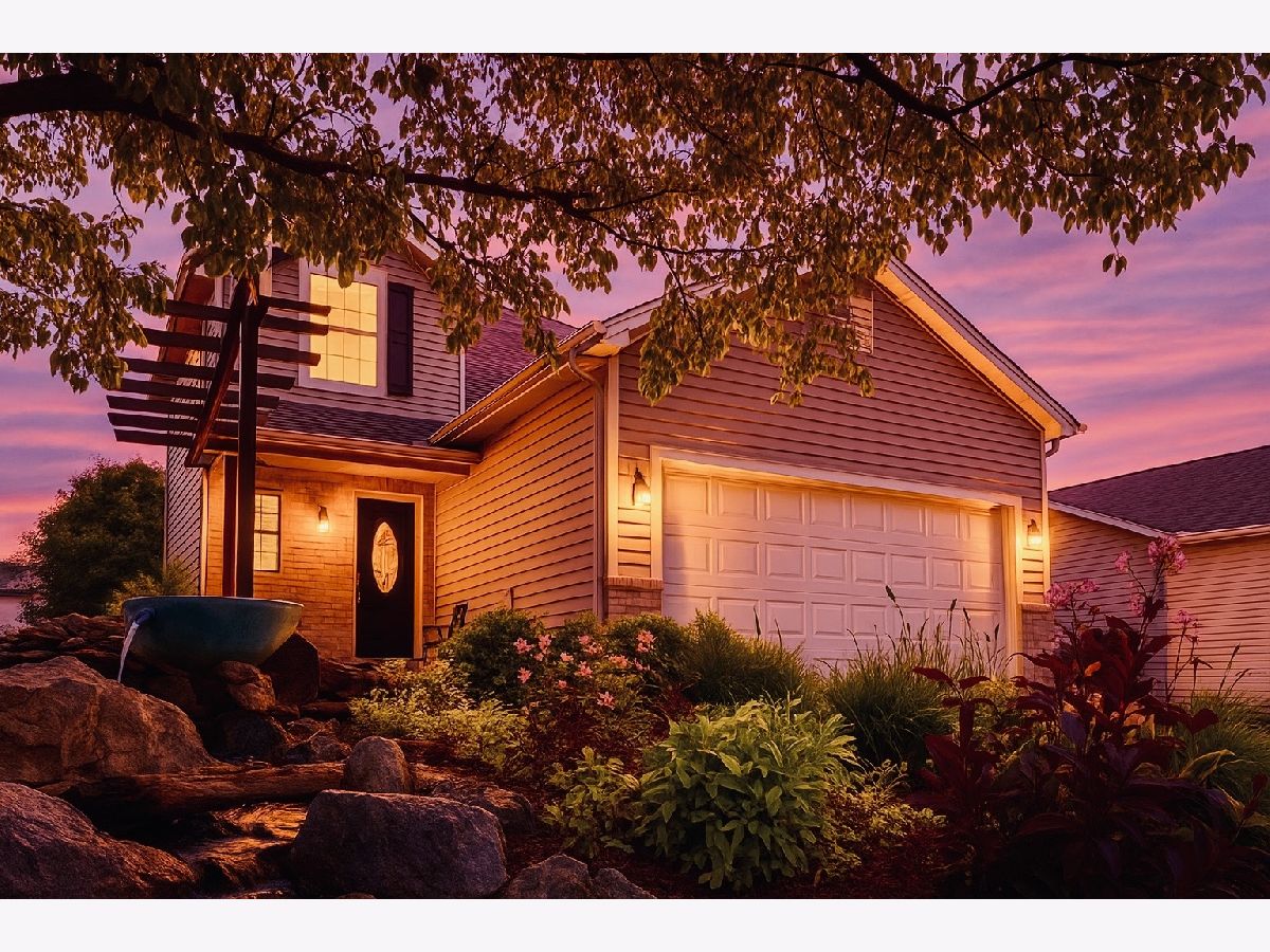 Homes & Condos & Townhomes Sold Fox Creek Village Bloomington Illinois, 2703 Westbrook
