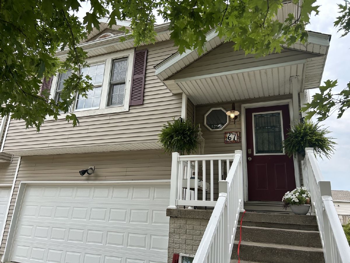 Condos & Townhomes & Homes For Sale Lake Ridge Bloomington Illinois, 67 Oak Park Road