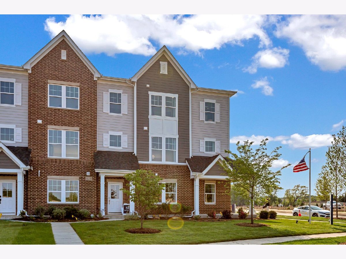 Condos & Townhomes Sold Liberty Junction Libertyville Illinois, 111 Yorktown