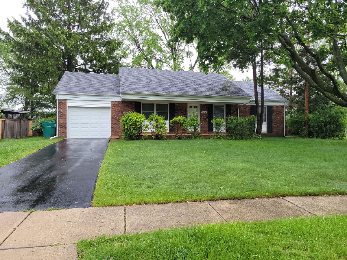 Homes Rented Strathmore Buffalo Grove Illinois, 760 Essington