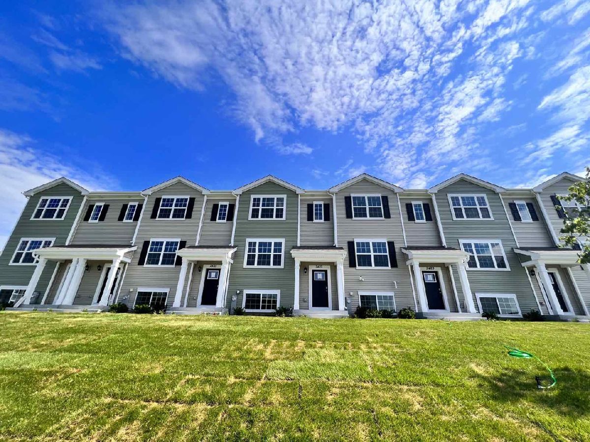  Rented Pingree Grove Illinois, 2489 Bella