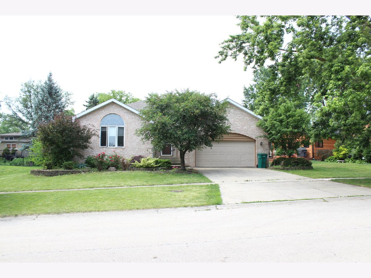 Homes Sold Hillview Estates Lemont Illinois, 1012 Crestview