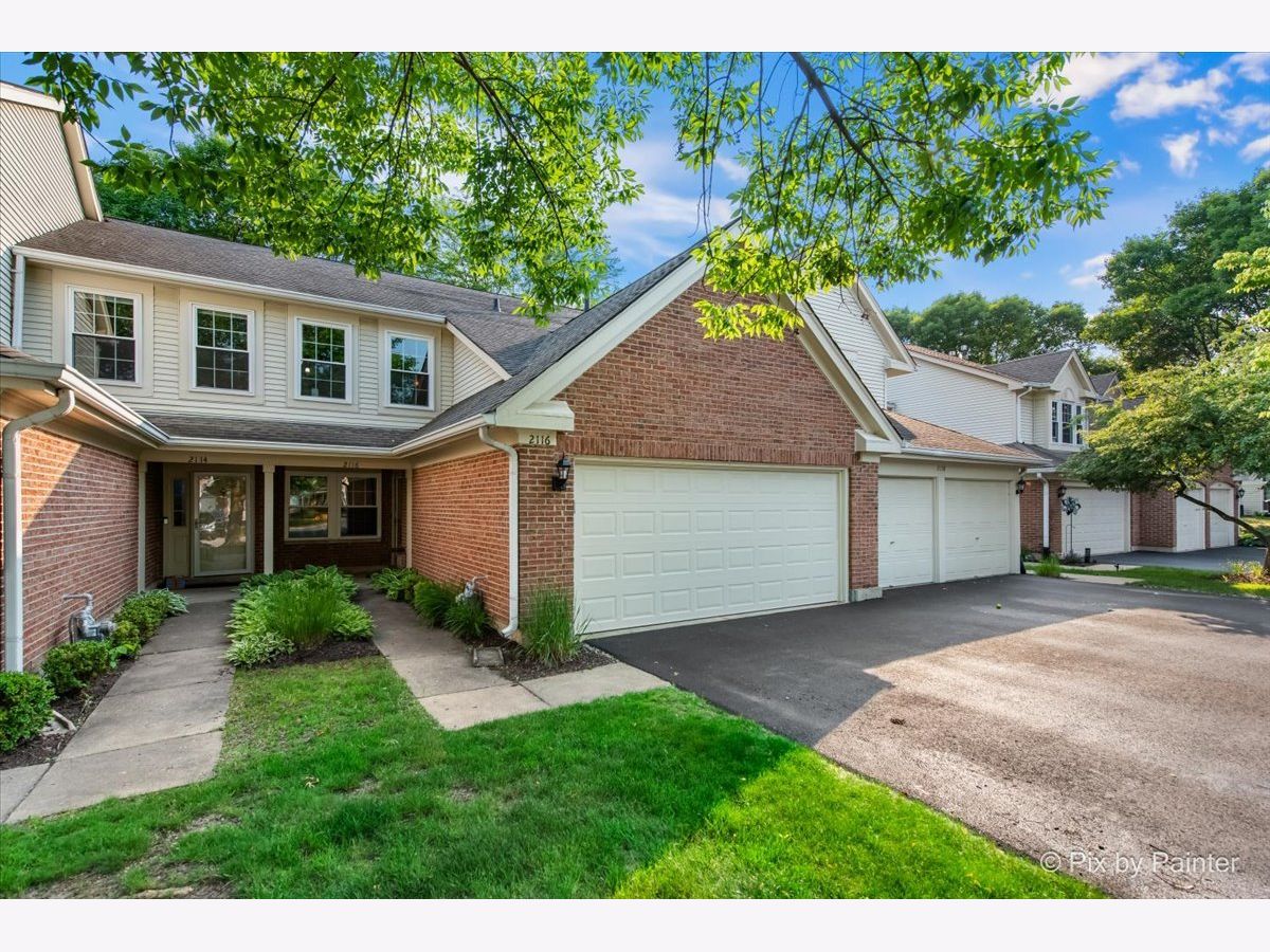 Townhomes & Condos & Homes Sold Mayfair Station Hanover Park Illinois, 2116 Glasgow