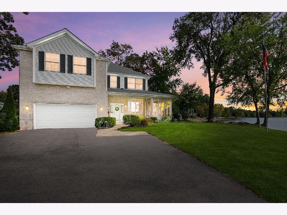 Homes For Sale Behm-grayslake Woodlands Grayslake Illinois, 101 Burton Street