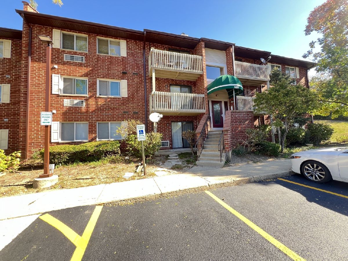 Condominiums Rented Lakewood Villas Vernon Hills Illinois, 820 Lakeside