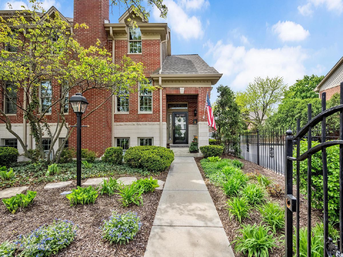 Townhomes & Homes Sold Brantley Place Wheaton Illinois, 426 Childs