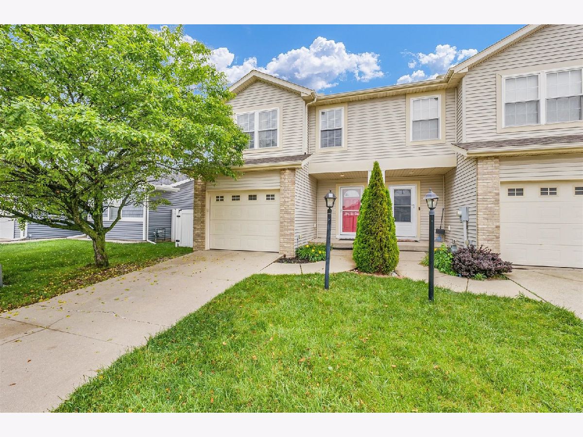 Homes & Condominiums Sold Boulder Ridge Champaign Illinois, 3706 Sandstone