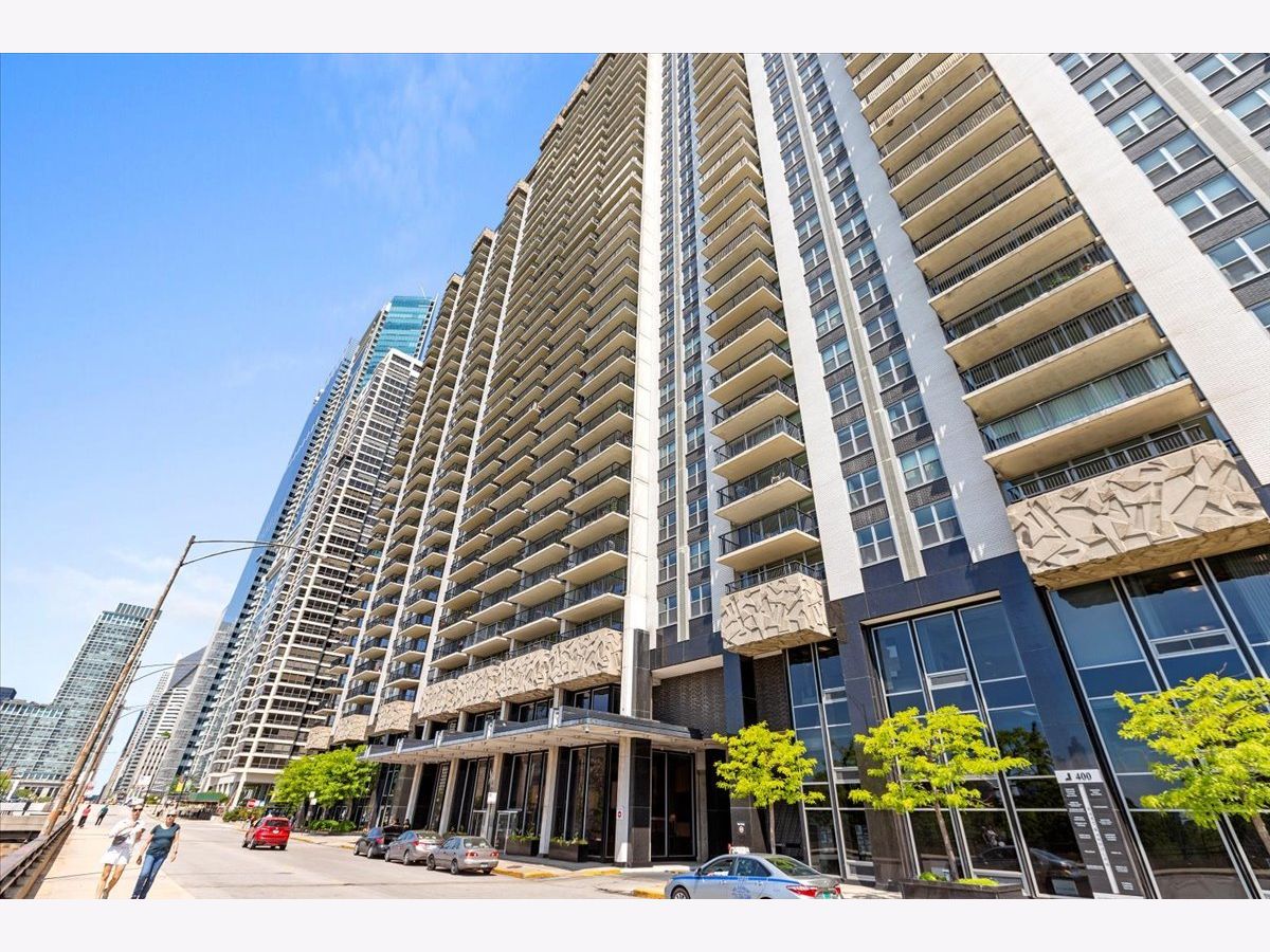 Condos & Townhomes Rented New Eastside Chicago Illinois, 400 Randolph