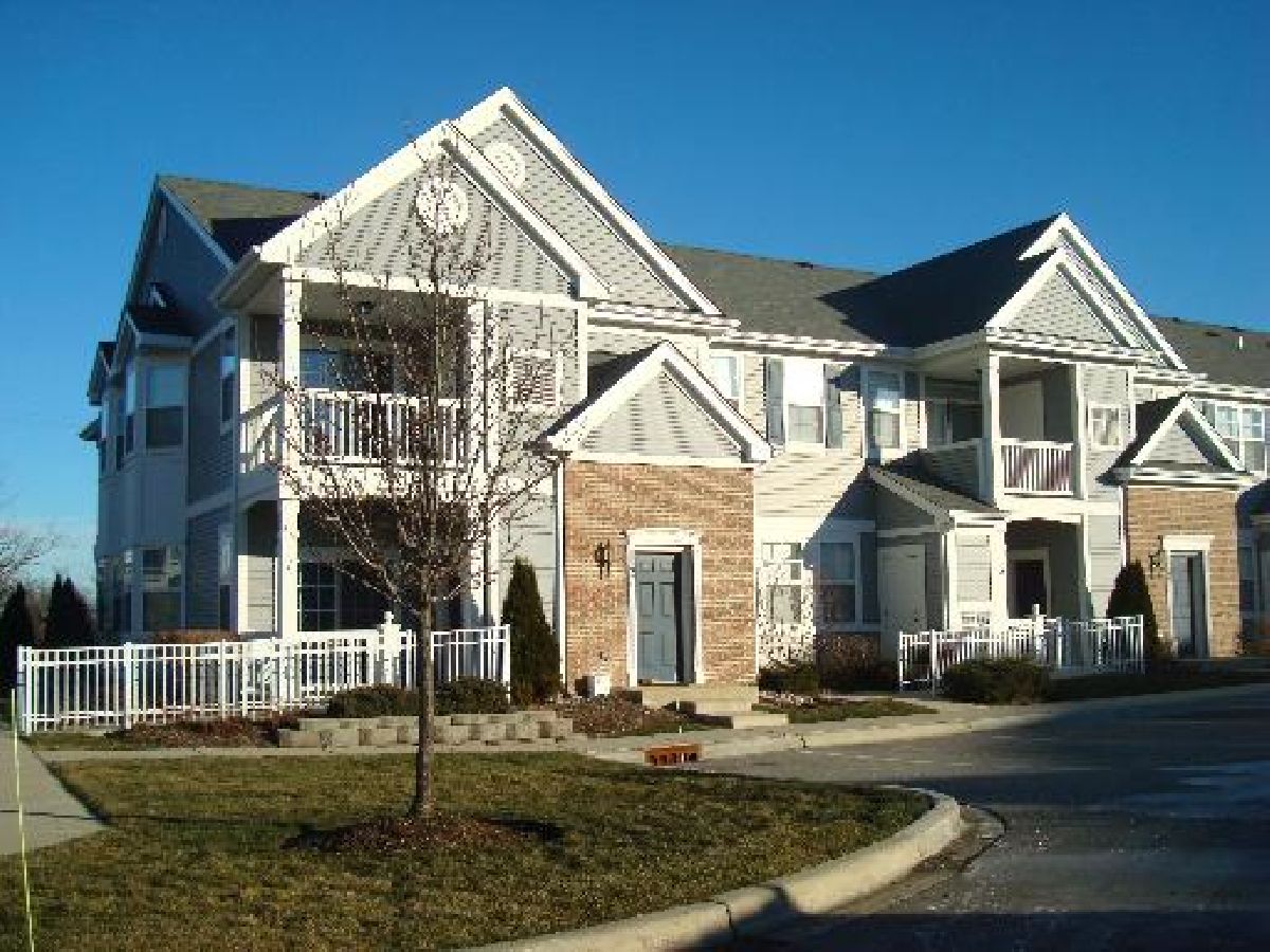  Rented Pingree Grove Illinois, 2215 Aurora